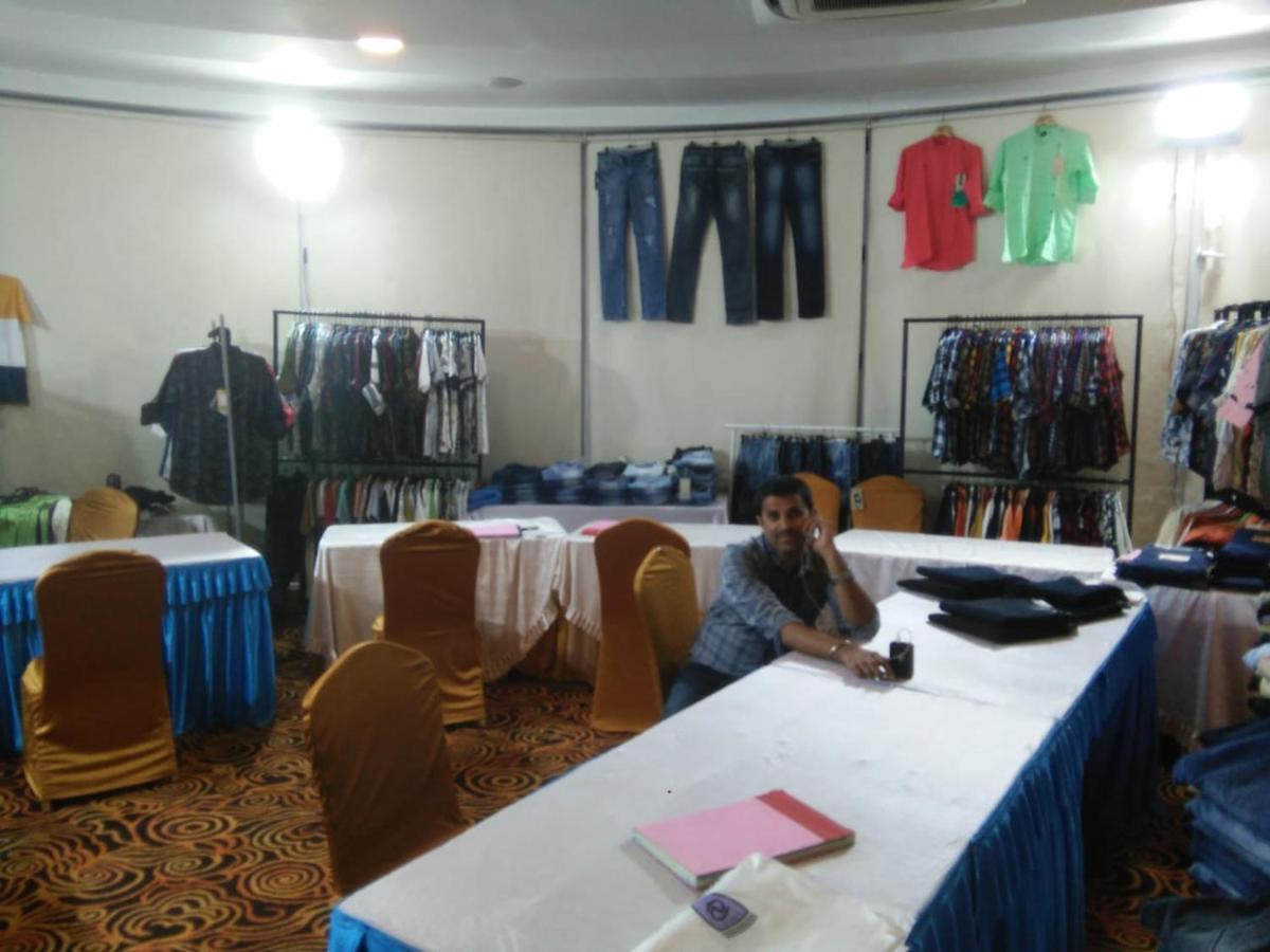 The Fern Residency Rajkot Hotel Екстериор снимка