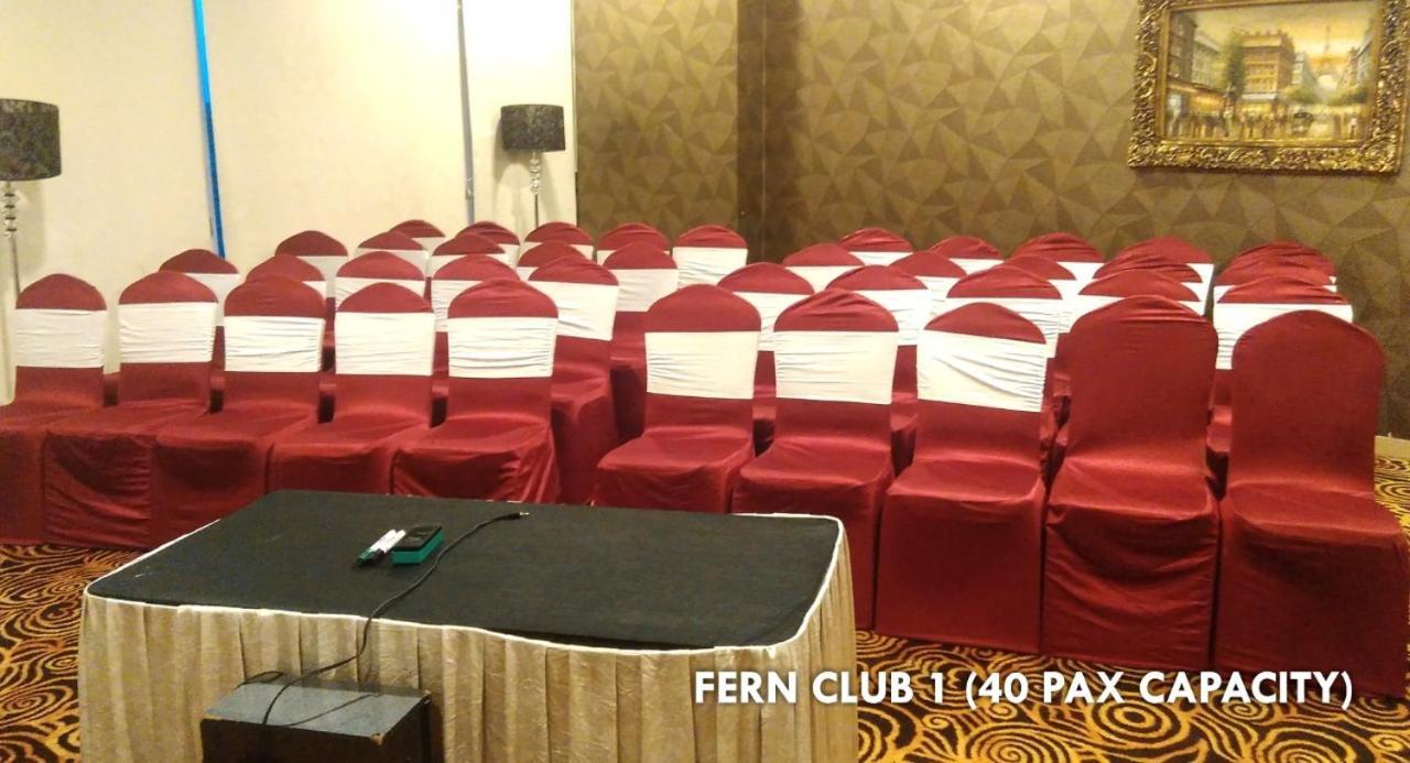 The Fern Residency Rajkot Hotel Екстериор снимка