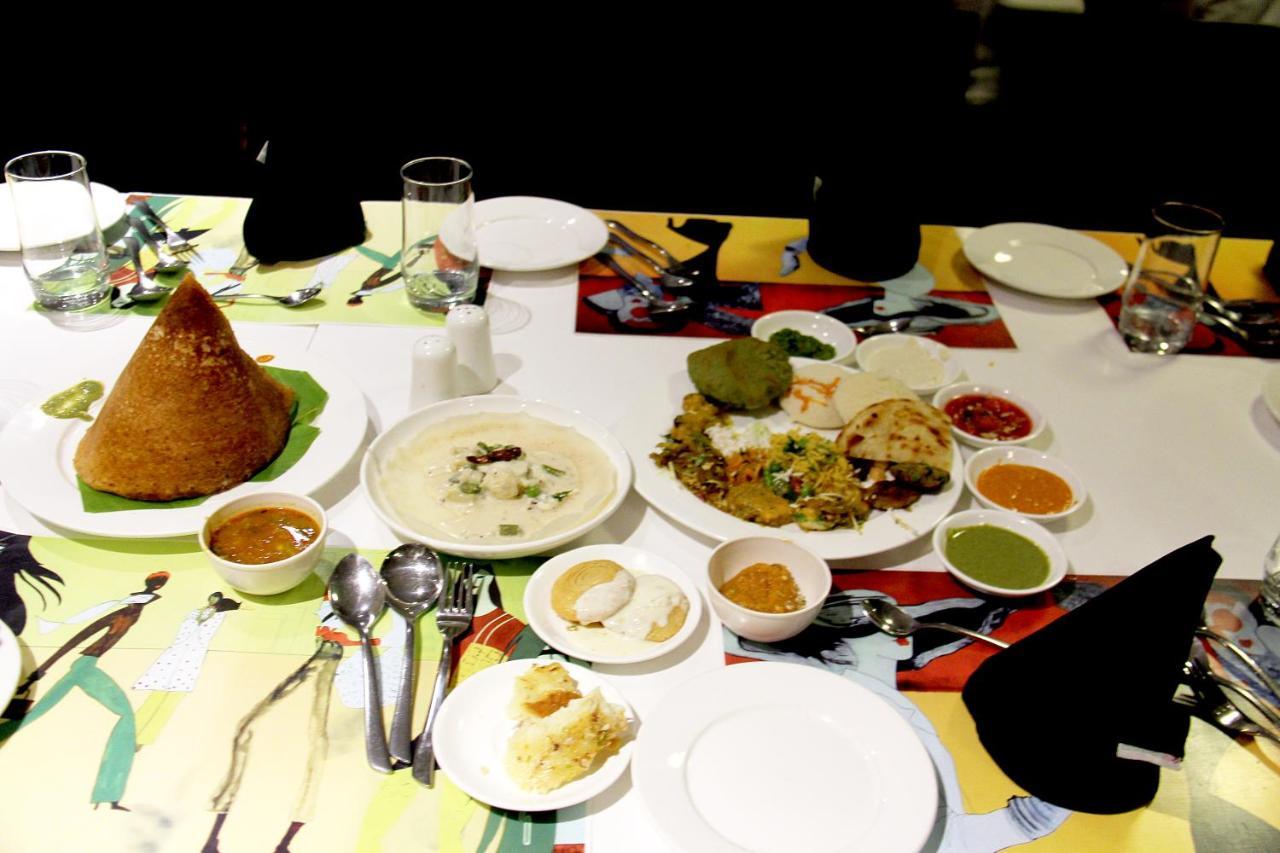 The Fern Residency Rajkot Hotel Екстериор снимка