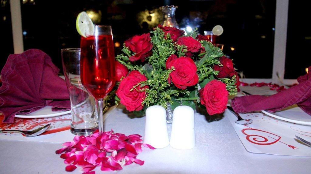 The Fern Residency Rajkot Hotel Екстериор снимка