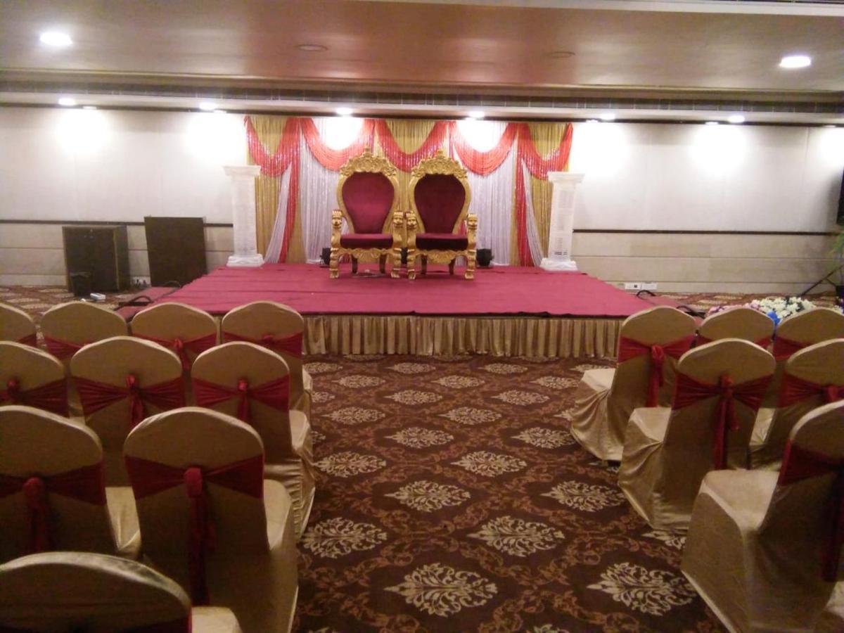 The Fern Residency Rajkot Hotel Екстериор снимка