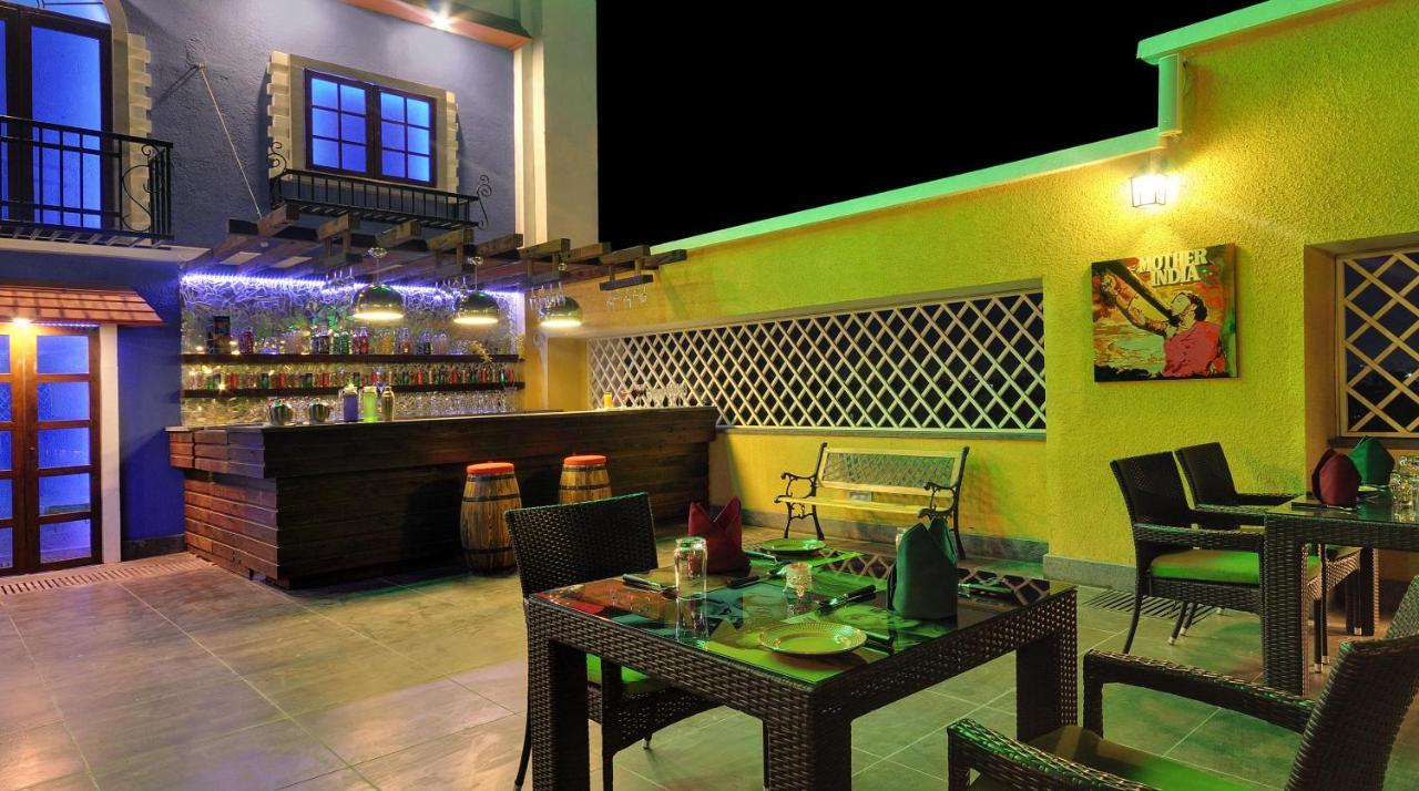 The Fern Residency Rajkot Hotel Екстериор снимка