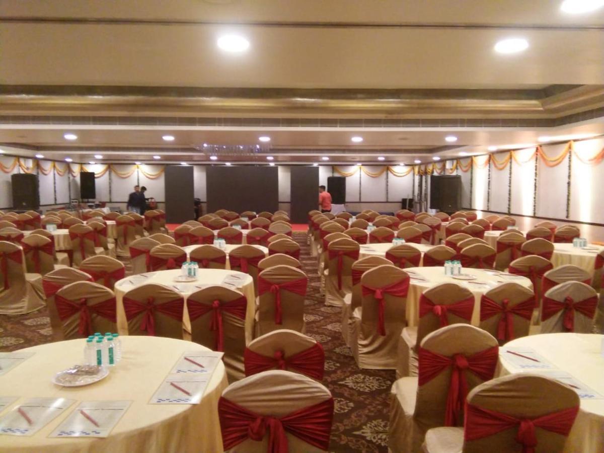 The Fern Residency Rajkot Hotel Екстериор снимка