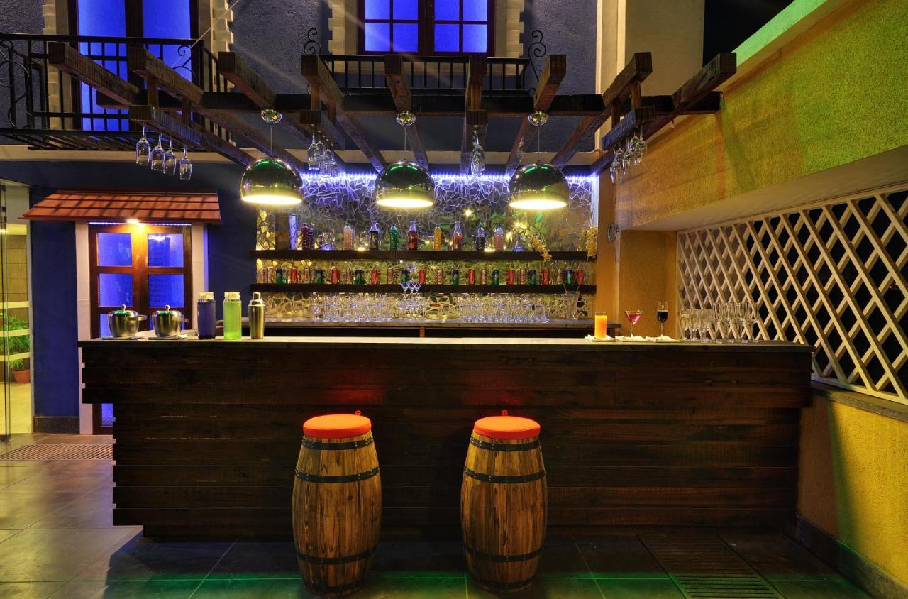 The Fern Residency Rajkot Hotel Екстериор снимка