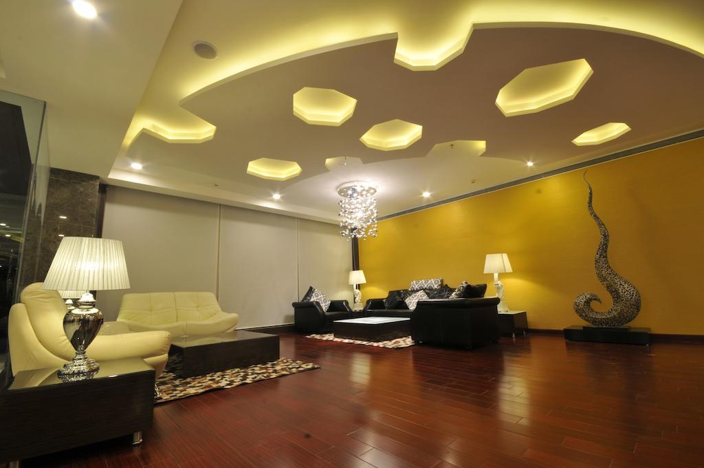 The Fern Residency Rajkot Hotel Екстериор снимка